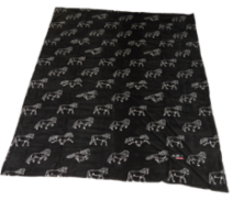 Fleece blanket with gaits
